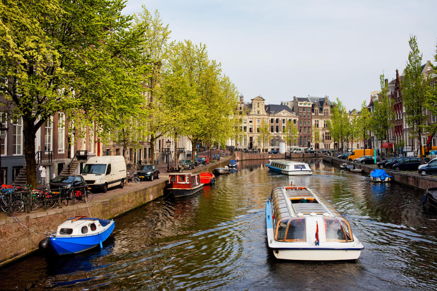 Explore Canals on Amsterdam Boat Tour