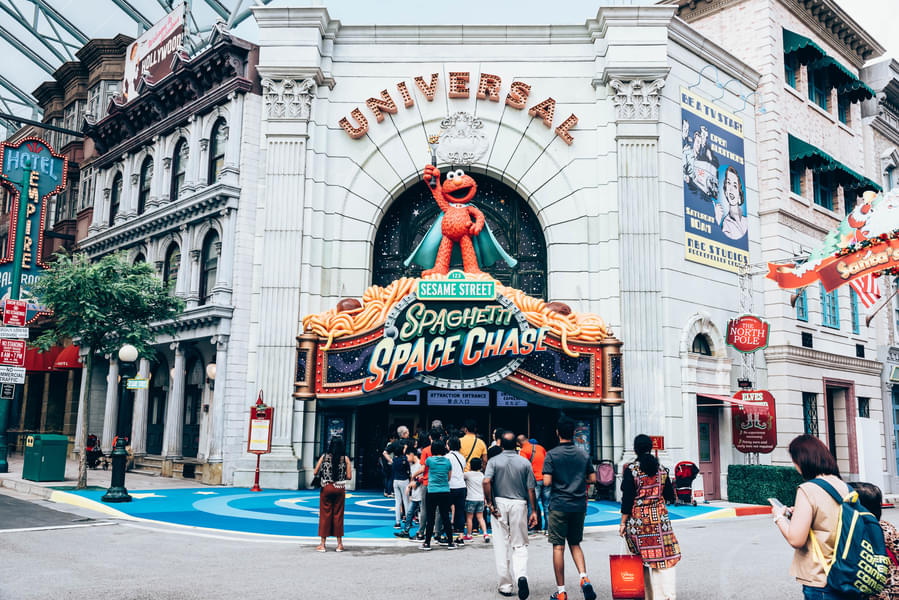 Universal Studios Singapore Entry Ticket with Private Transfers Image