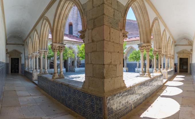 Sao Jorge Castle inside