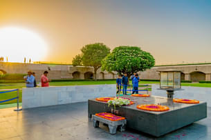 Embark on 4-hour sightseeing tour to Delhi