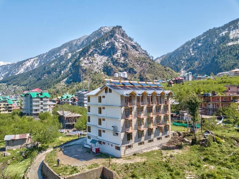 A Luxurious Stay with Scenic Mountain View in Manali Image