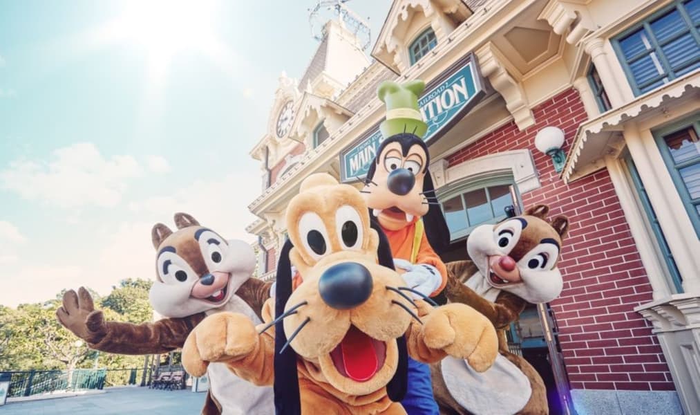 Hong Kong Disneyland 1 Day Tickets with Meal Voucher Image