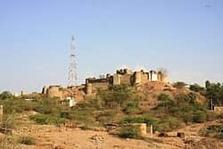 Explore the Fort’s Untouched Ruins