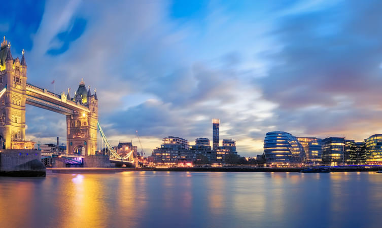 Witness prominent landmarks of London on this tour