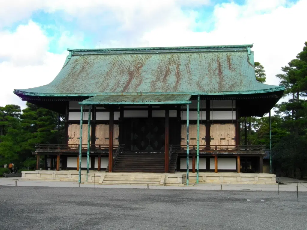 Head to Shishinden or Hall for State Ceremonies