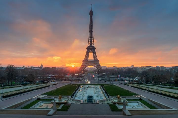 Eiffel Tower Sunrise view from Trocadéro 