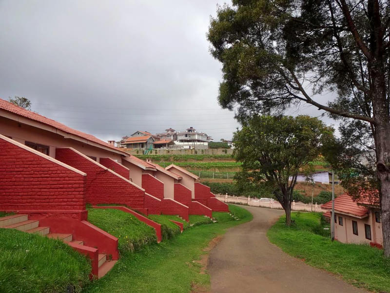 Hotel Lakeview Ooty Image
