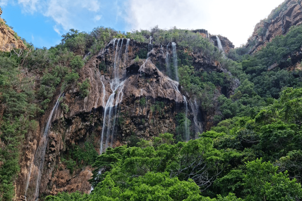 Kadishi Tufa Waterfall Overview