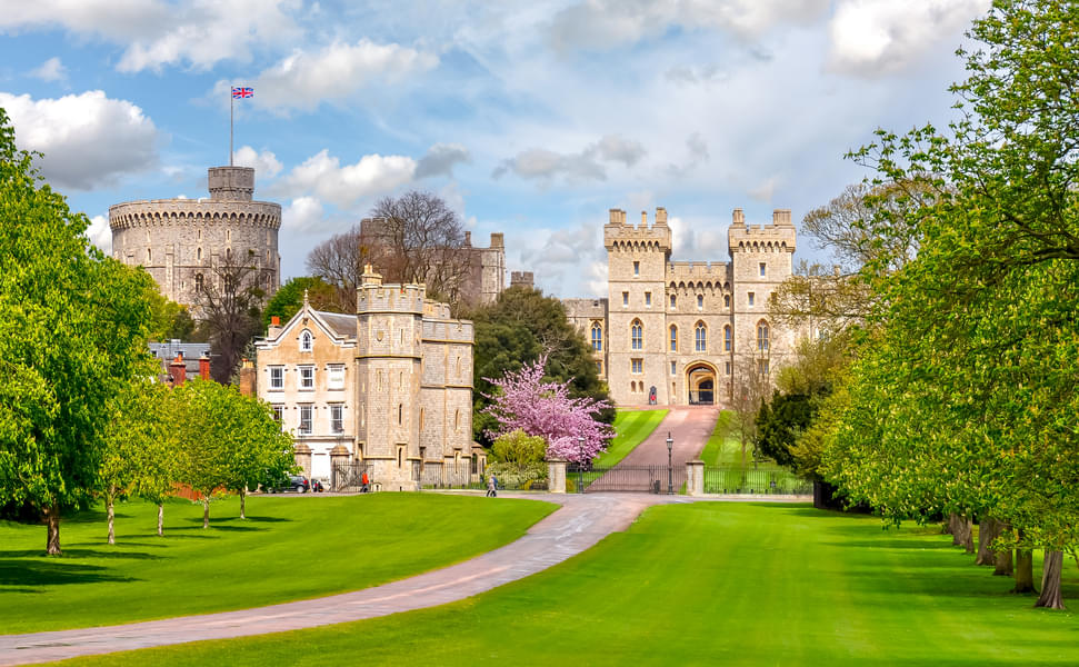 Admire the beautiful Windsor Castle