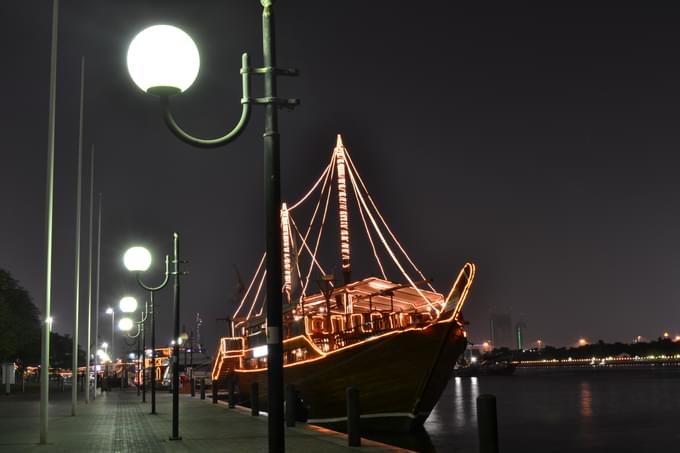 Dhow cruise near street light view