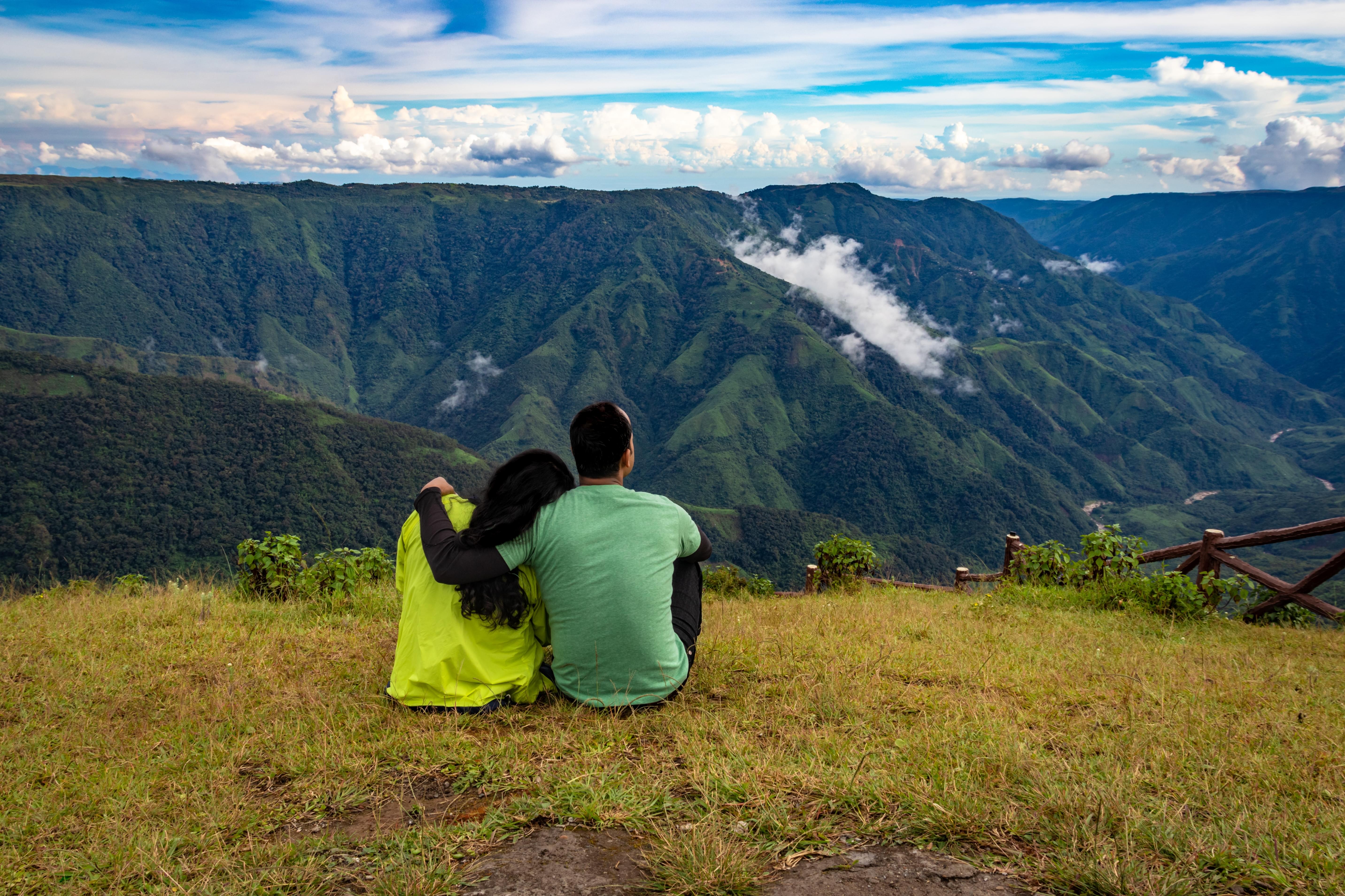 Couple admiring views from Laitlum Canyon