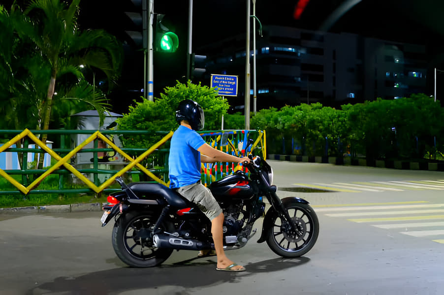 Bajaj Avenger Street 220 on Rent in Chennai Image