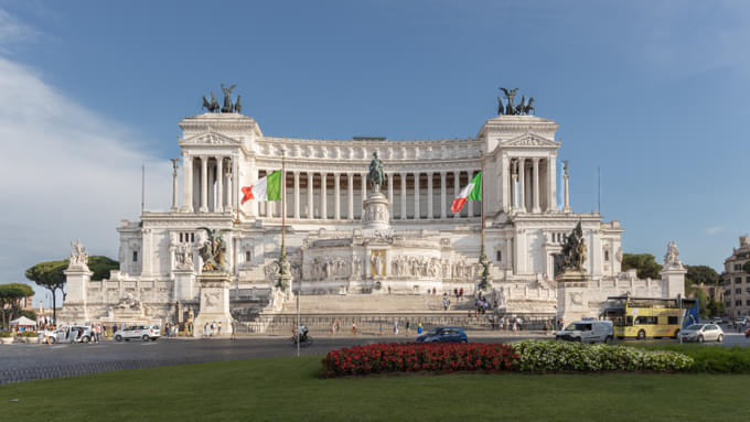 Places To Visit Near Colosseum | Piazza Venezia