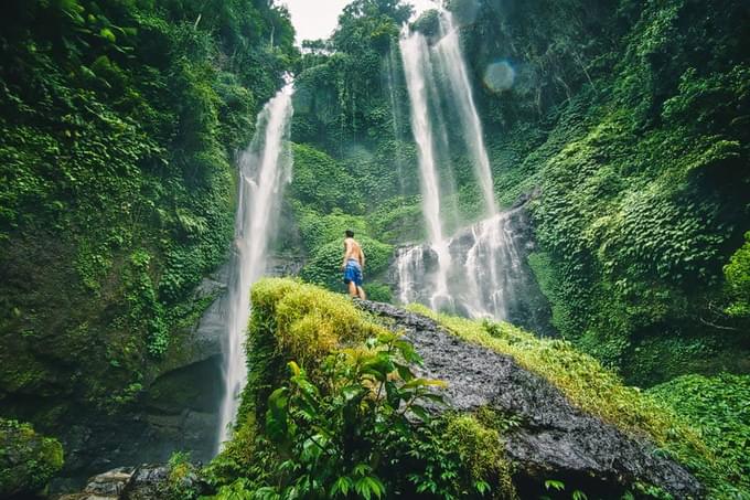 The Hike Down to the Falls