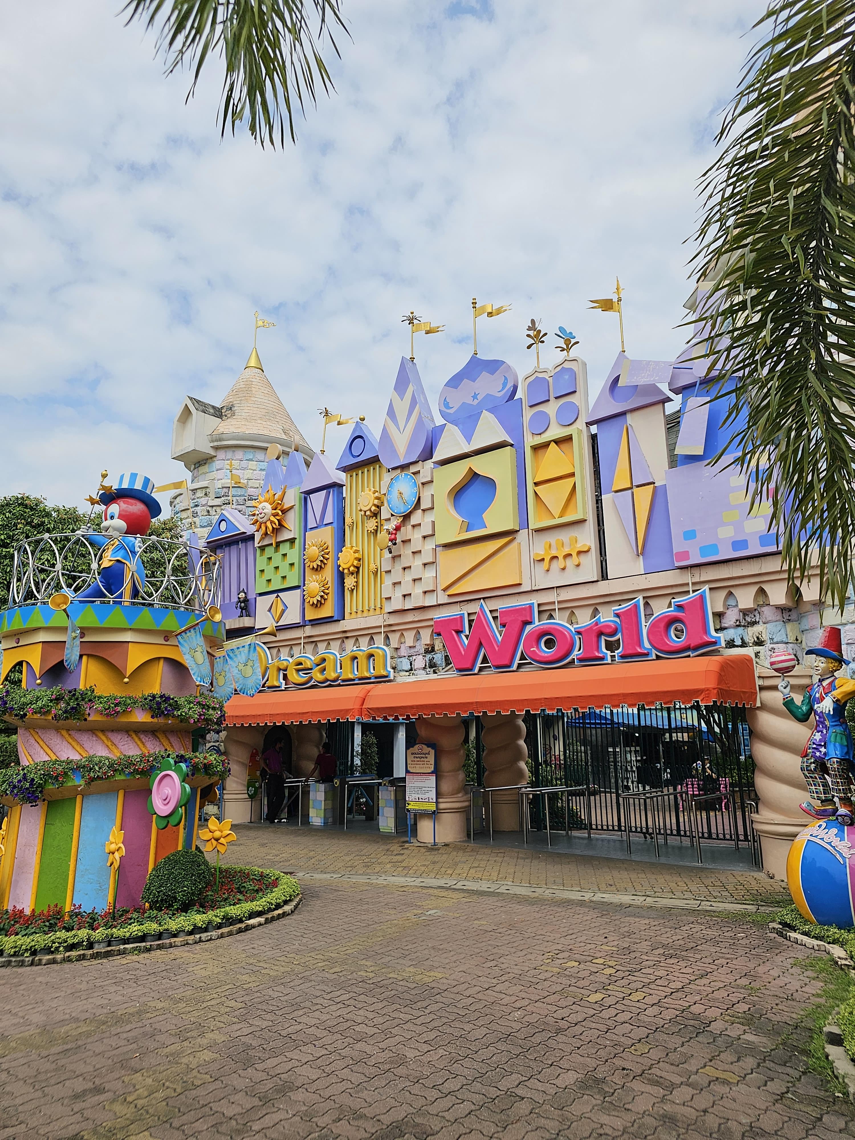 Dream World Amusement Park , Bangkok: How To Reach, Best Time & Tips