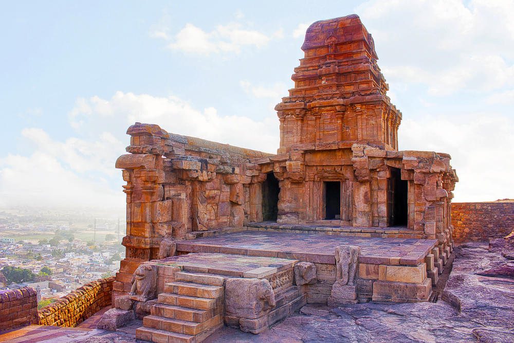 Malegitti Shivalaya Fort And Temple