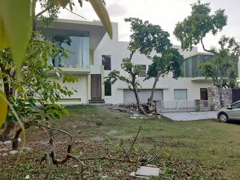 White Tranquil Stay In Rishikesh Image