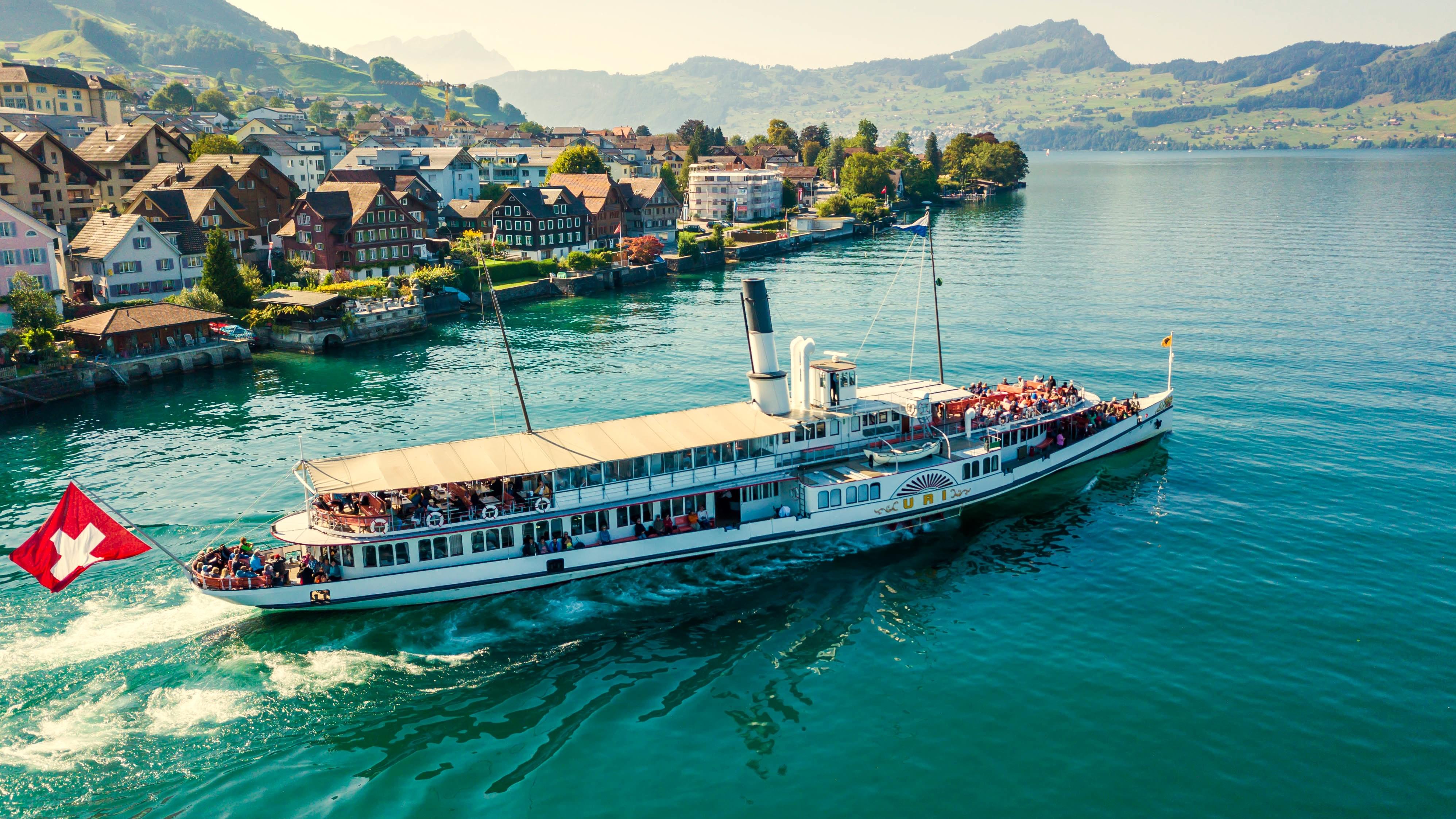 Cruise along Lake Lucerne