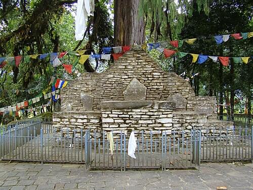 Admire Norbugang Chorten & Prayer Wheel