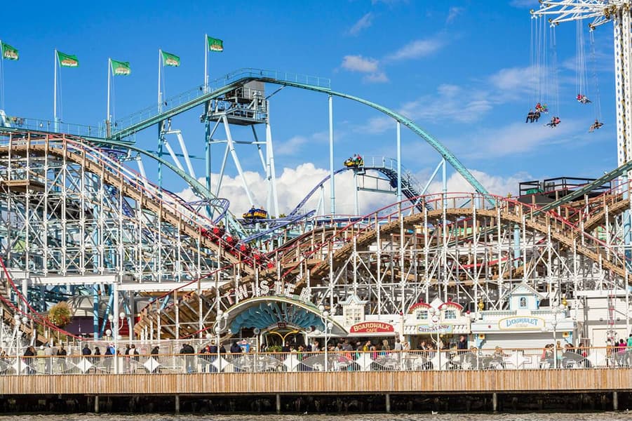 Grona Lund Tickets Image