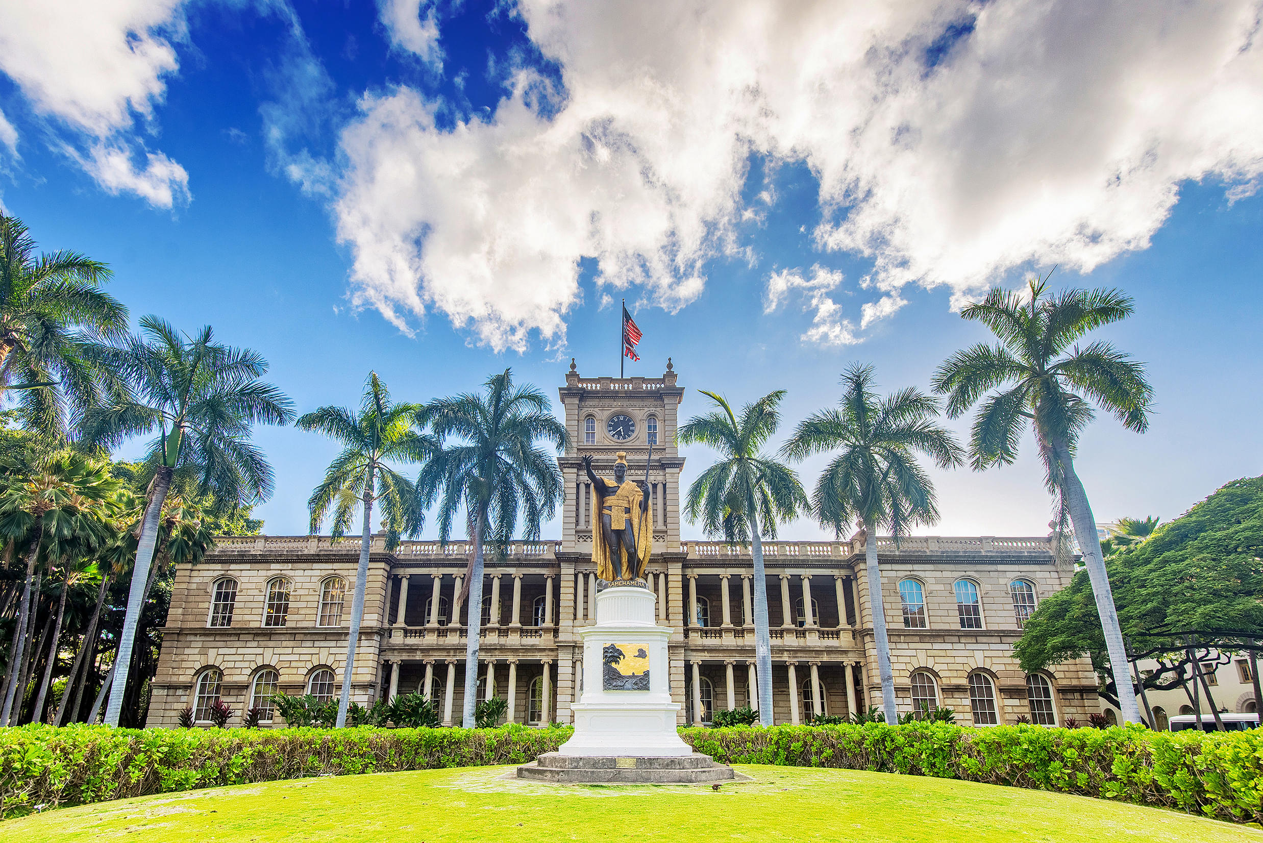 Iolani Palace Overview