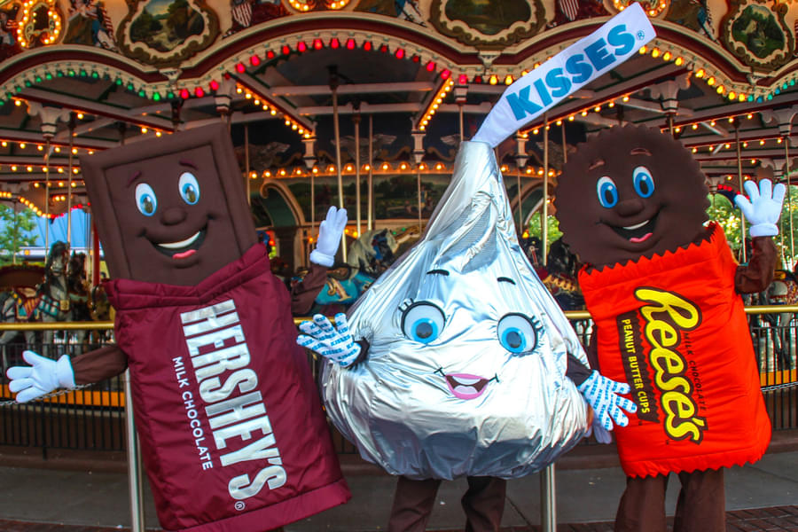 Meet with Hershey's famous chocolate characters