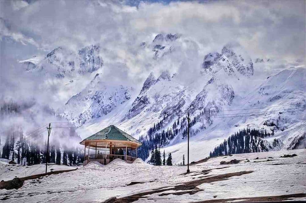 Explore Thajiwas Glacier in Sonamarg