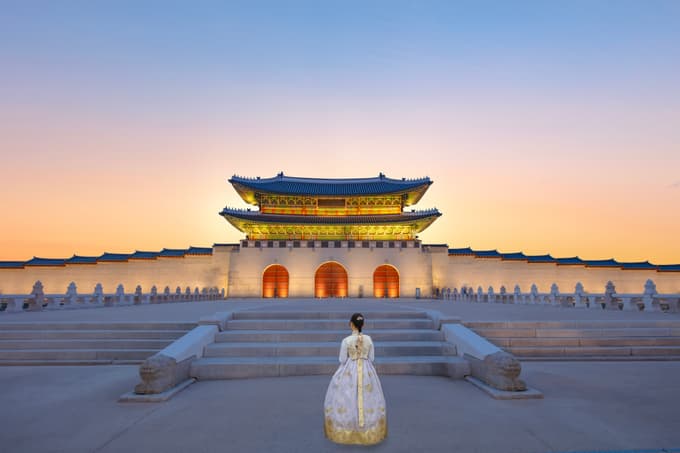 Marvel at the stunning Gyeongbokgung Palace, the largest and most iconic of the five grand palaces in Seoul