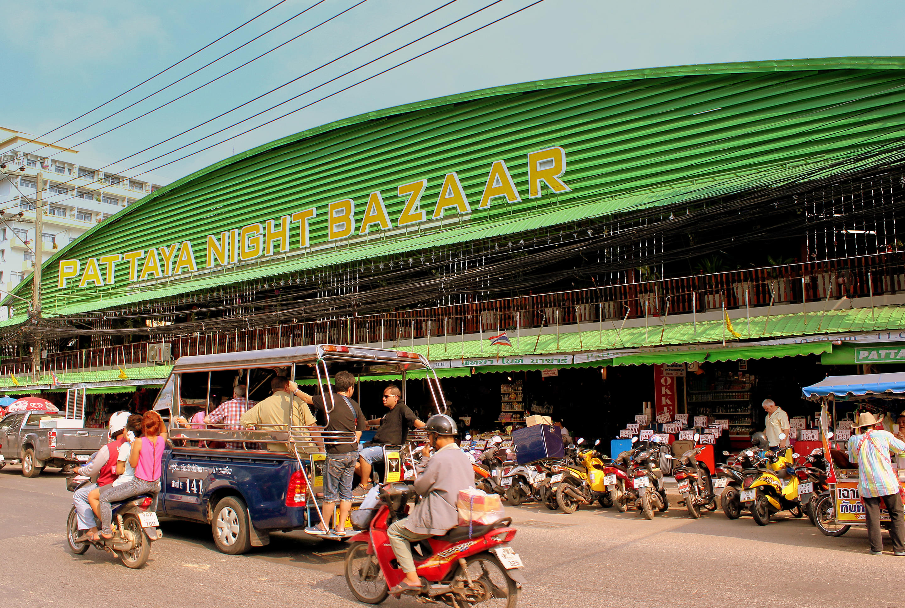 Pattaya Night Bazaar Overview
