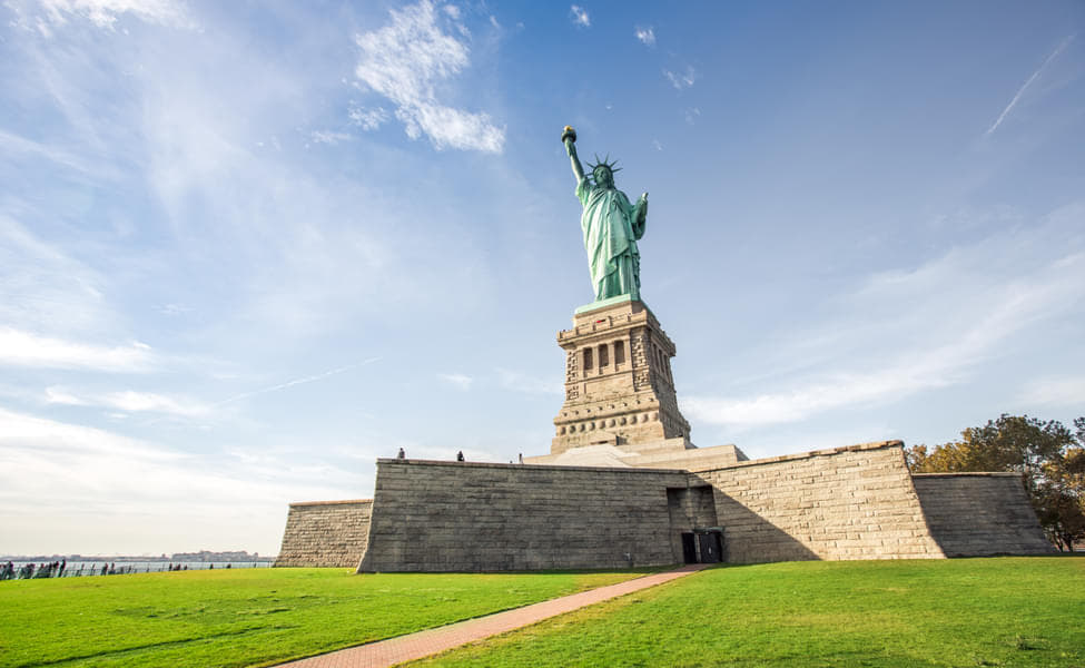 Statue of Liberty and Ellis Island guided tour Image