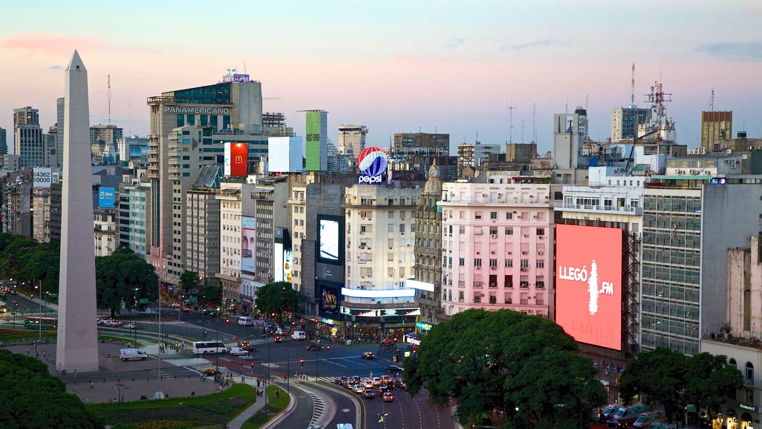 Avenida Corrientes, <em>Buenos Aires</em>