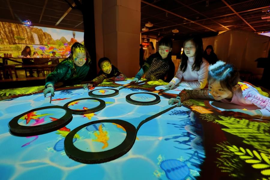 Let your kids have fun in an interactive zone