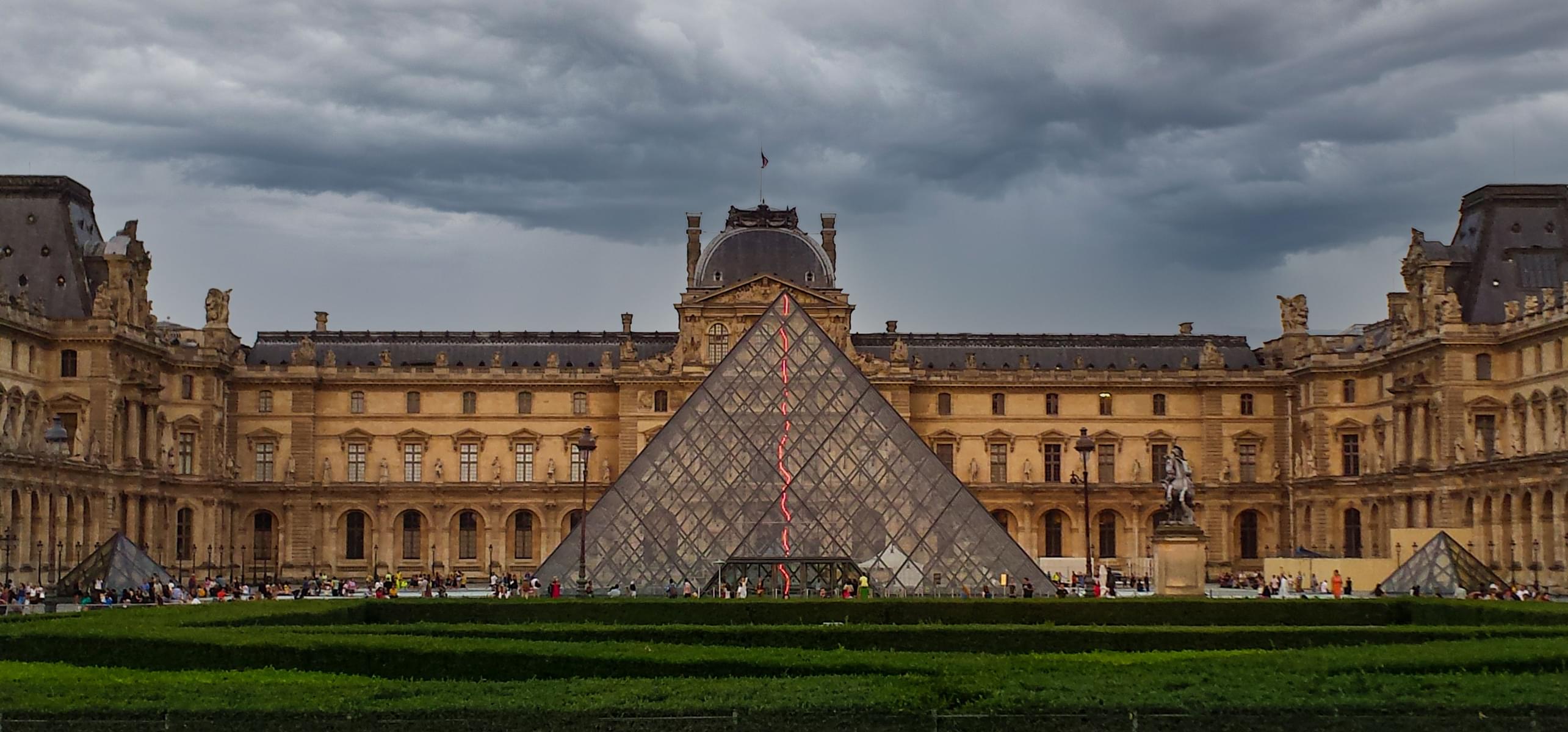 Explore The Louvre Museum