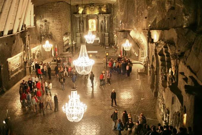 Wieliczka_salt_mine.jpg