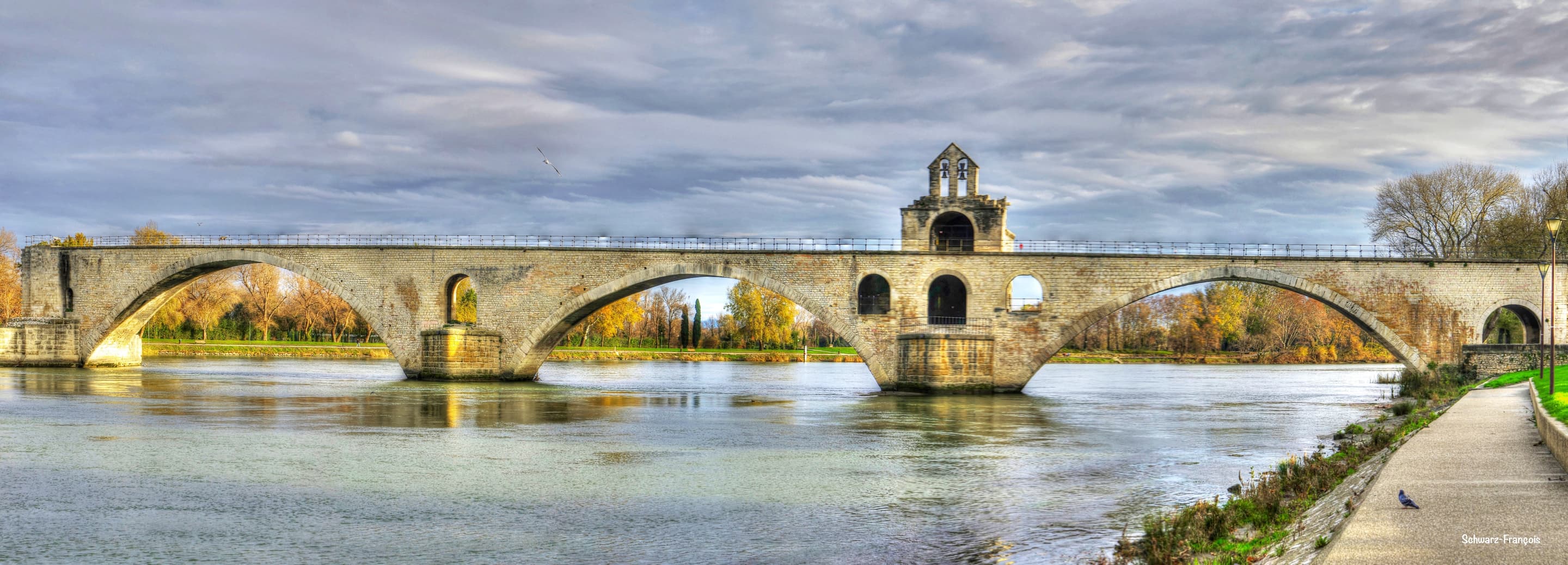 Pont d'Avignon Overview