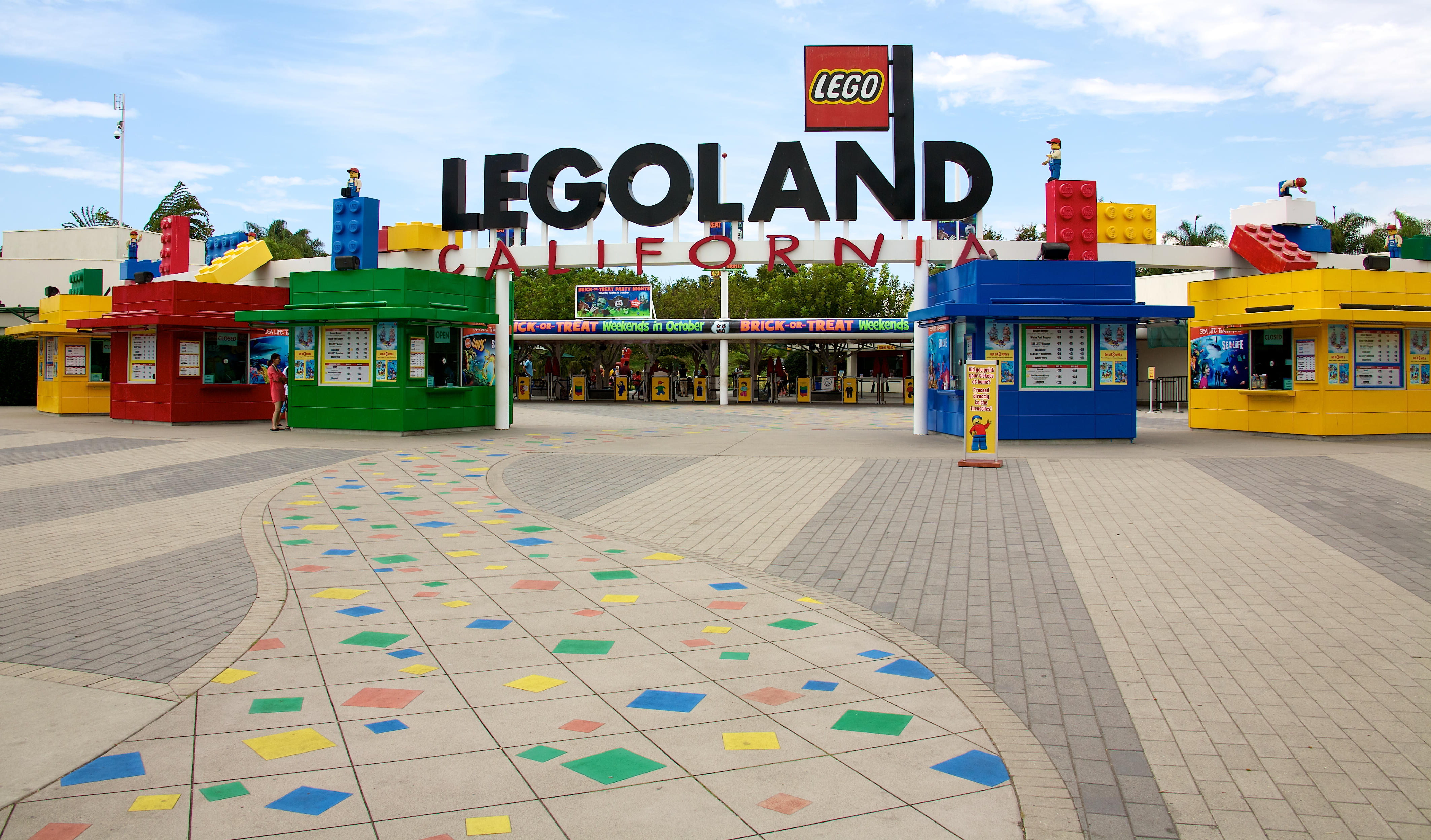 Visit Legoland California and enjoy a fun family day out