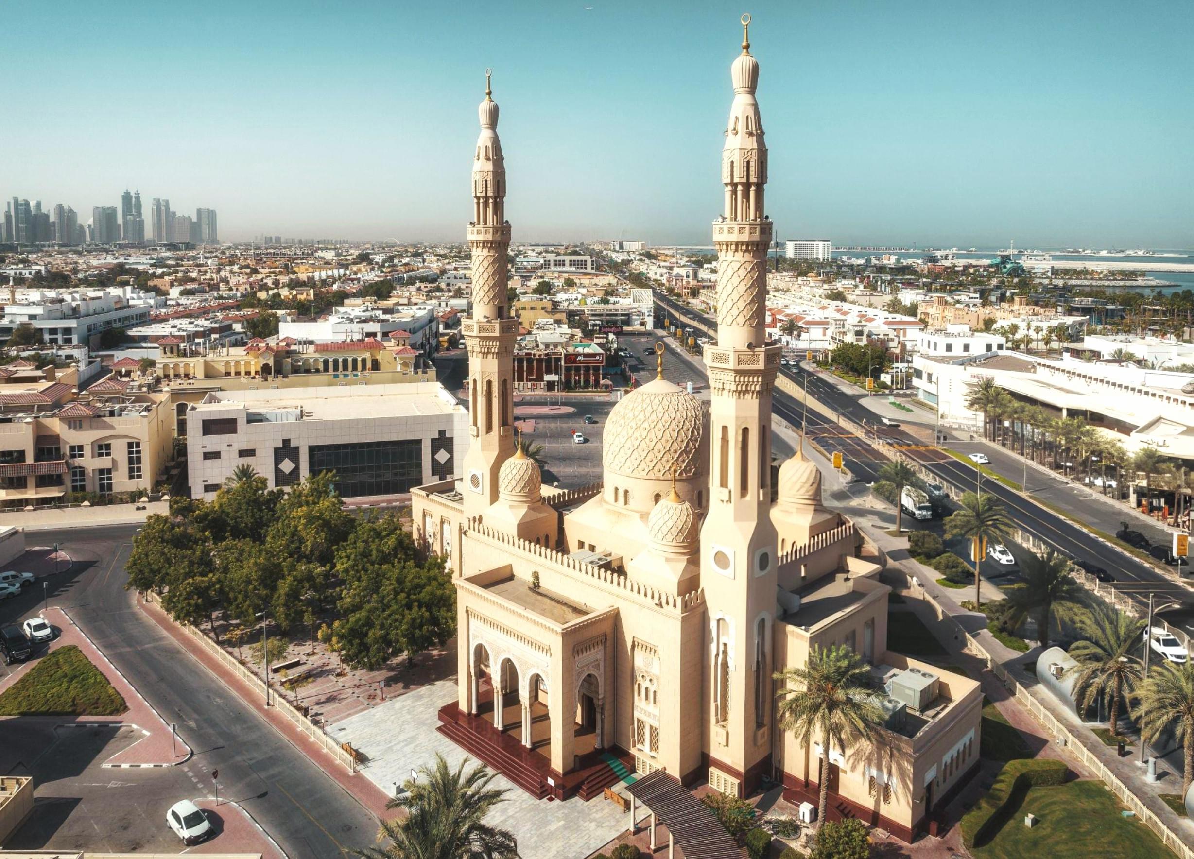 The beautiful Jumeriah Mosque in Dubai