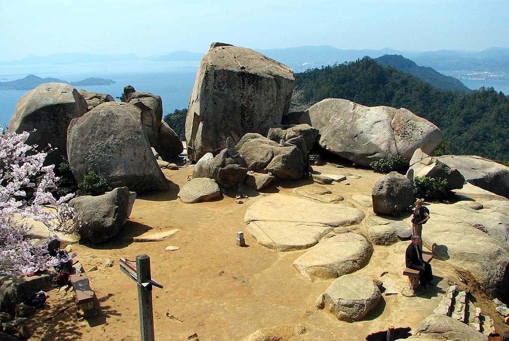 Mount Misen Overview