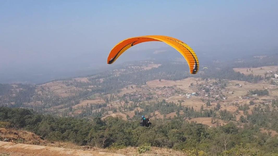 Paragliding In Saputara Image