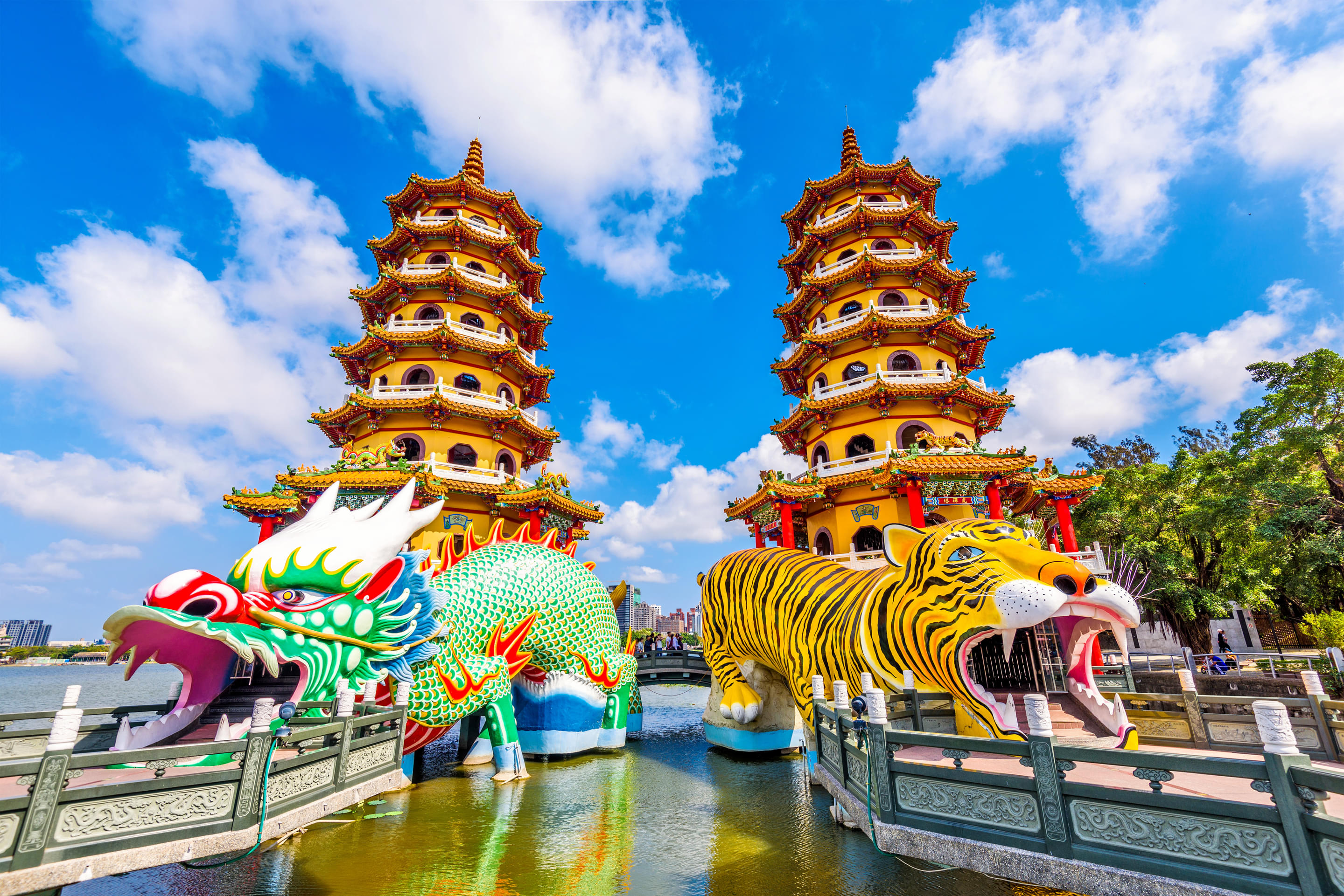 Dragon And Tiger Pagodas Overview