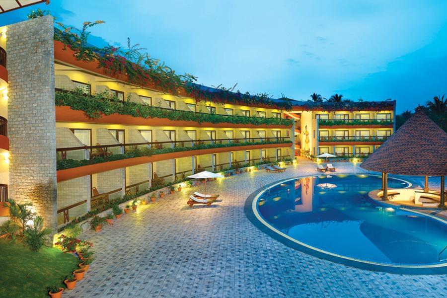 Jump in the pool of the hotel