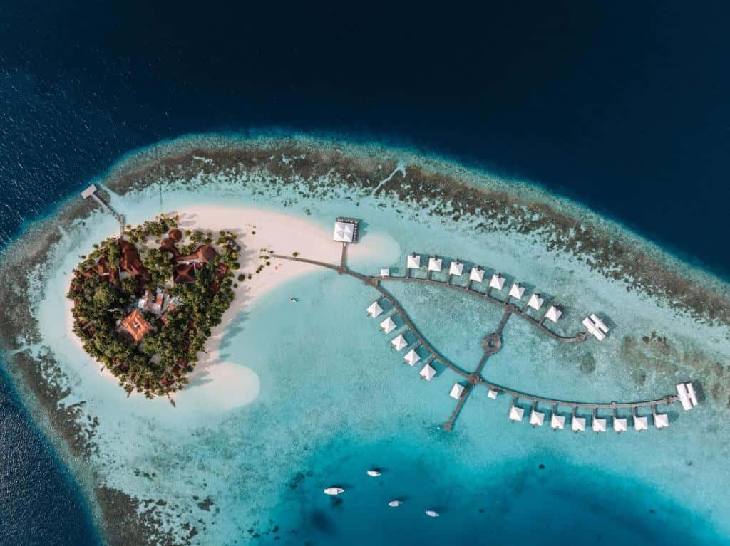 Diamonds Athuruga Maldives