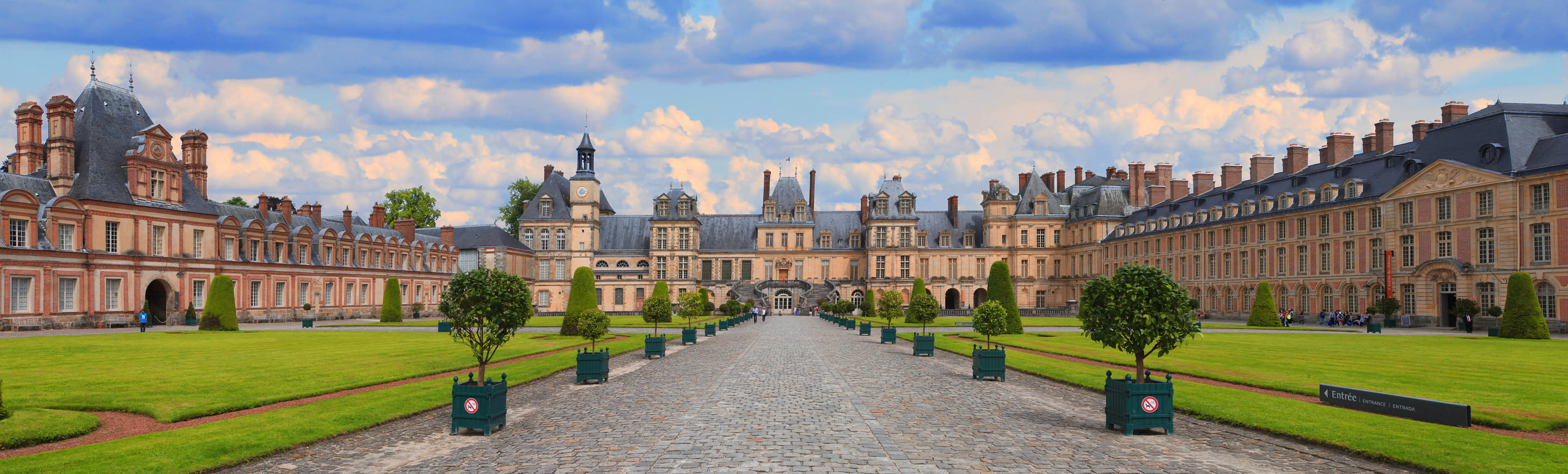 Chateau de Fontainebleau Paris Overview
