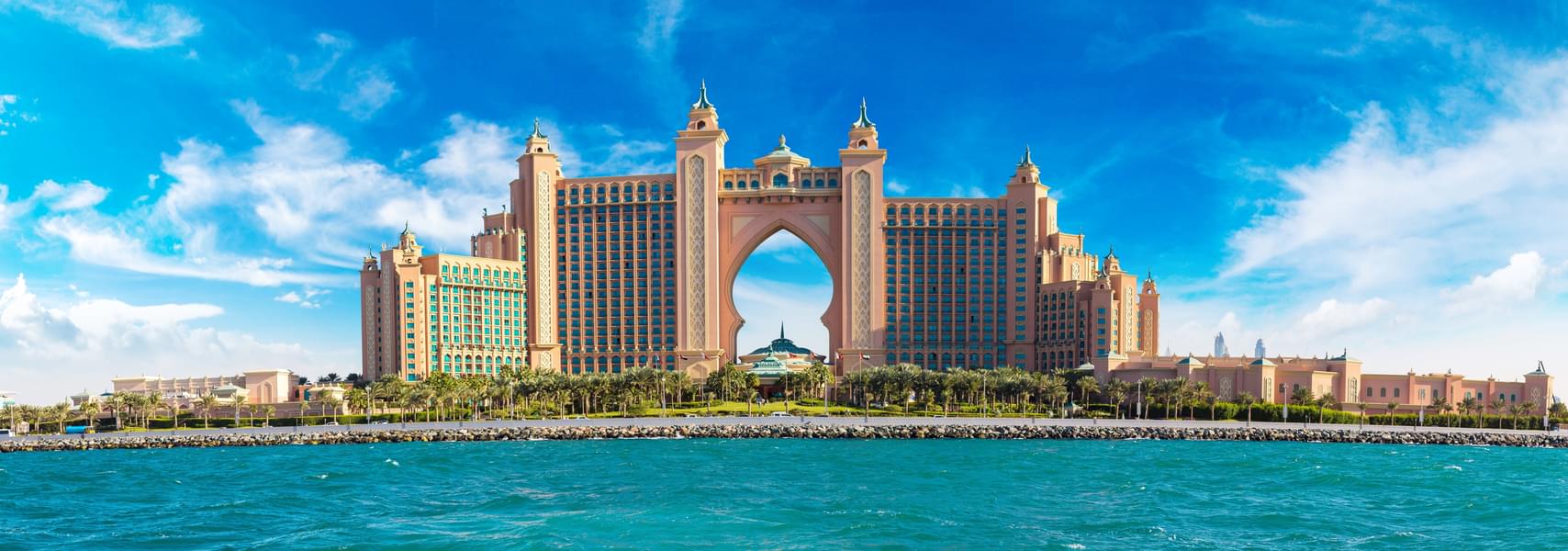 Admire the incredible Atlantis hotel, a major highlight of Dubai