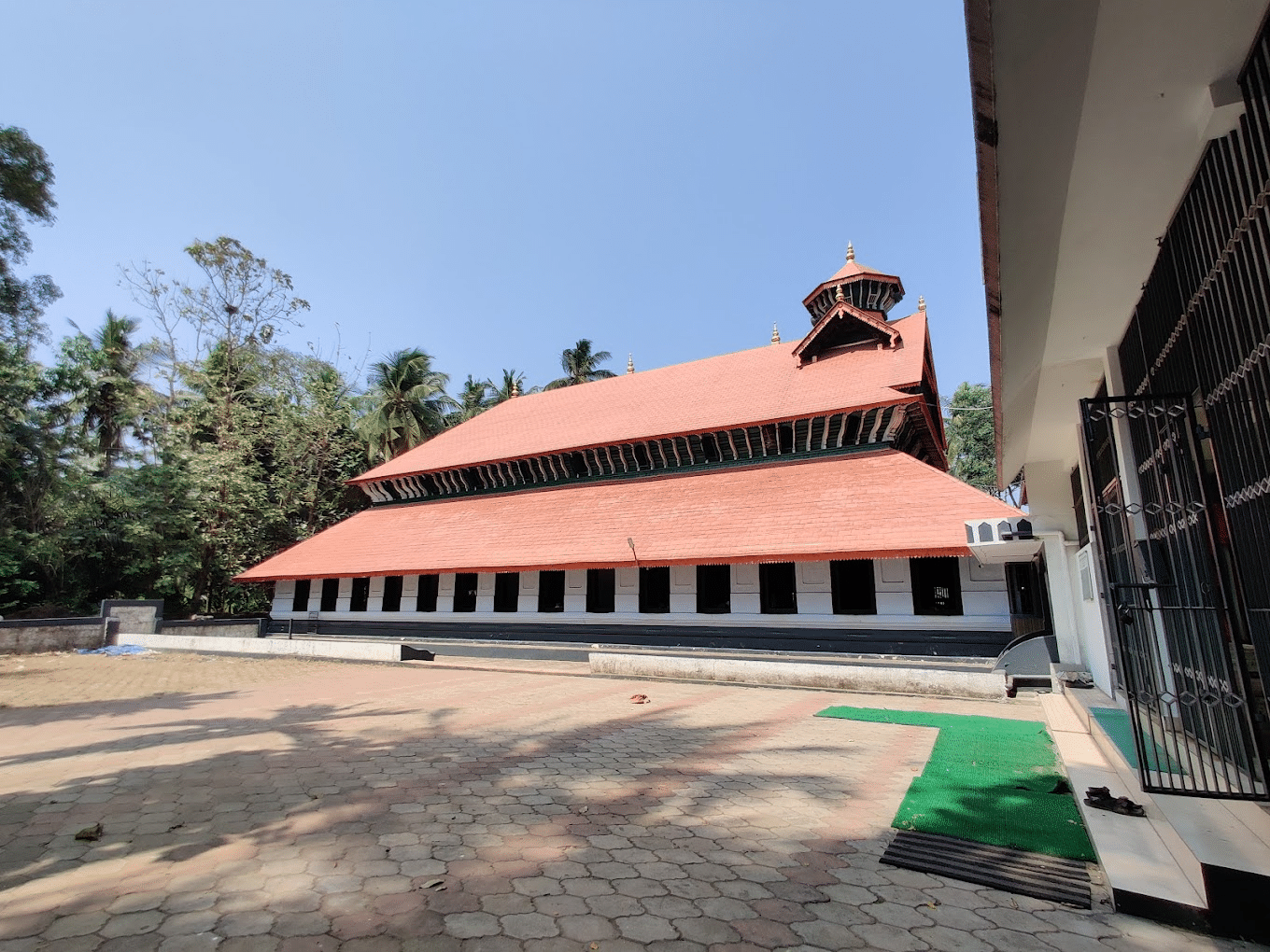 Odathil Palli Mosque Overview