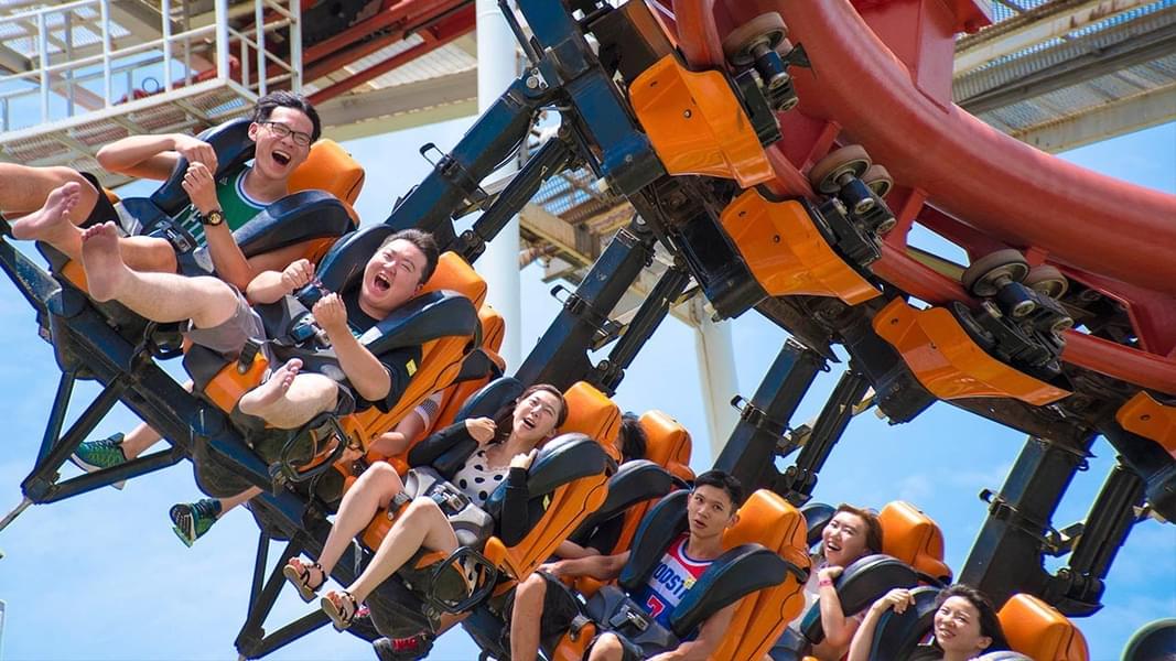 Have fun on thrilling rides at Dream World Bangkok