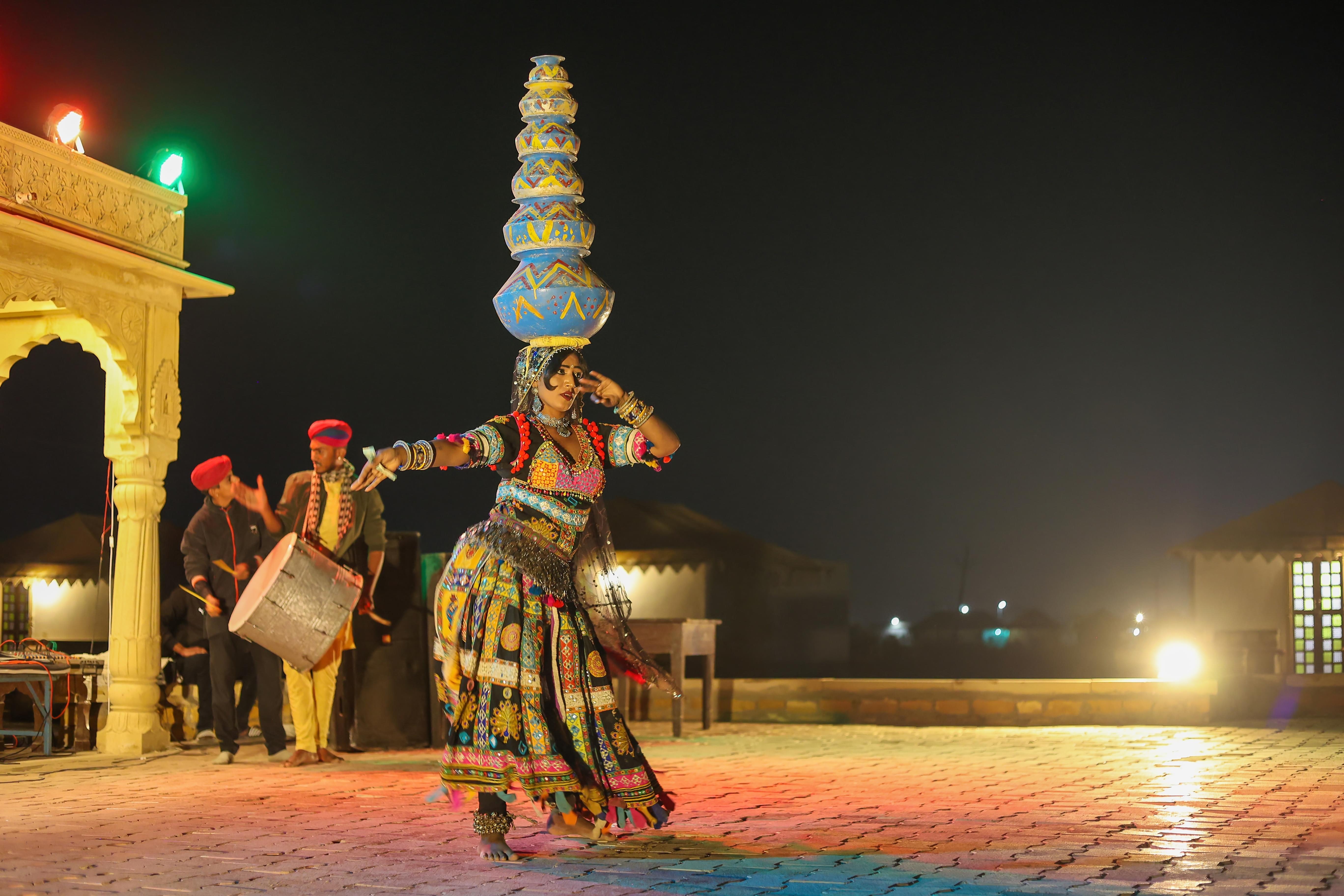 Rajasthani folk music and dance at Jaisalmer travel 