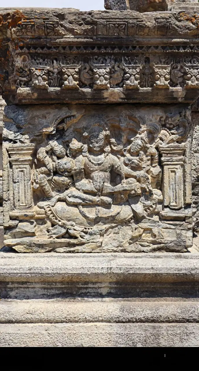 Admire the Six-Armed Kamadeva Sculpture