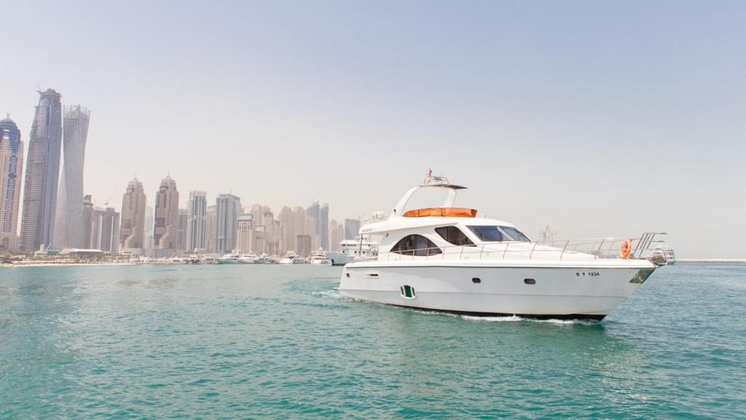 Witness Dubai's iconic sights while you cruise in your private luxury Yacht.