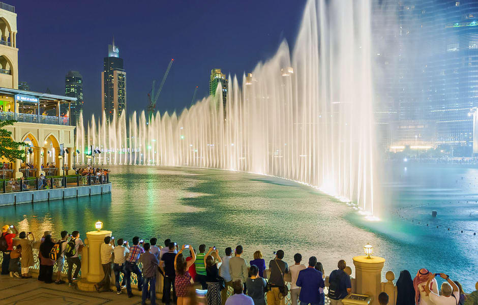 Watch the beautiful fountain show and have a great time!